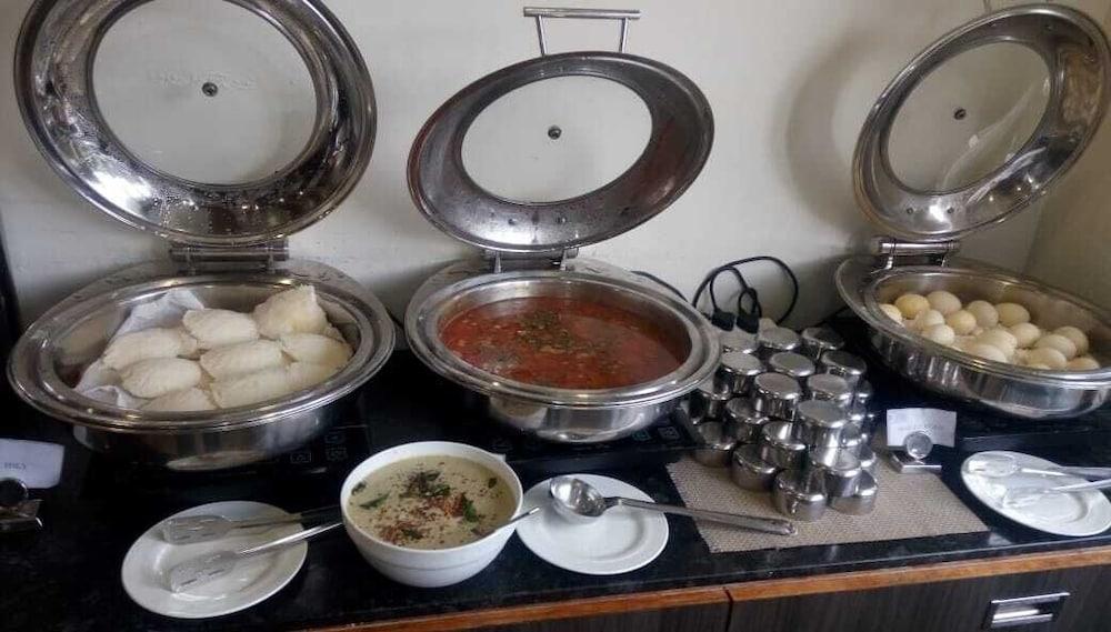 普纳塔拉瓦德克拉克酒店 浦那 外观 照片