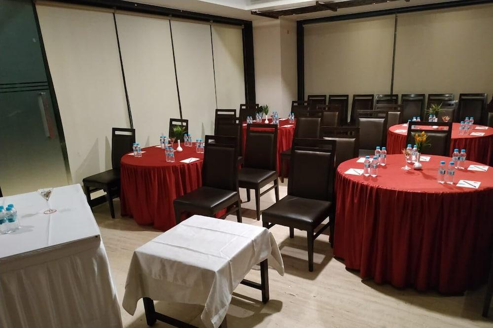 普纳塔拉瓦德克拉克酒店 浦那 外观 照片